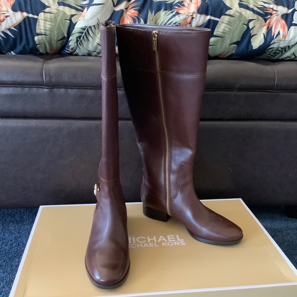 Michael Kors Riding Boots New size 9.5M brown - Picture 2 of 2